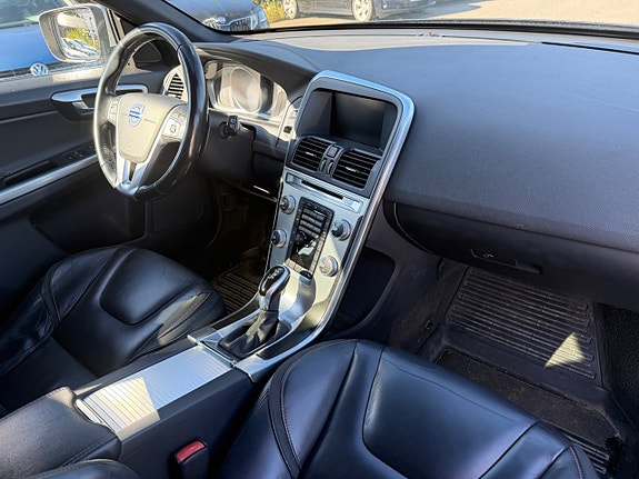 Volvo XC60 9 of 26