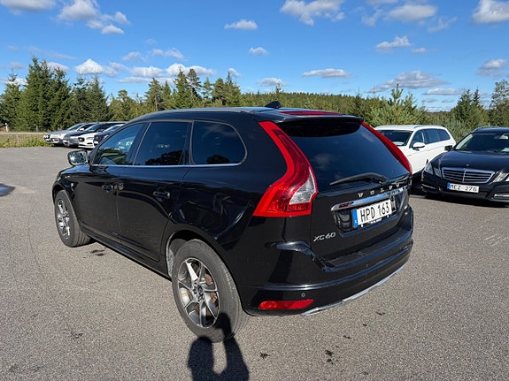 Volvo XC60 3 of 26