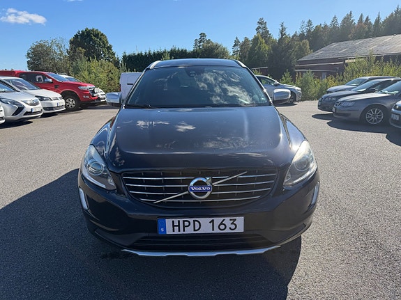 Volvo XC60 8 of 26
