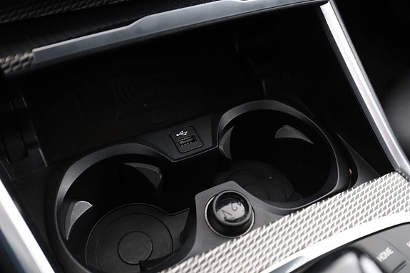 BMW 330i 26 of 30