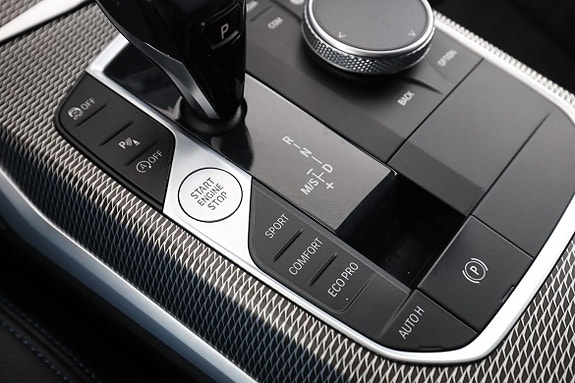 BMW 330i 29 of 30