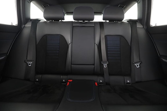 BMW 330i 16 of 30