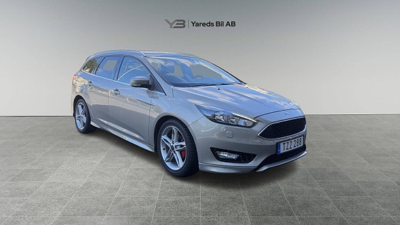 Ford Focus 2 of 17
