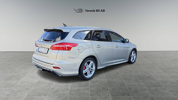 Ford Focus 7 of 17