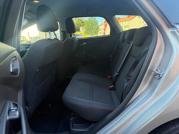 Ford Focus 14 of 17