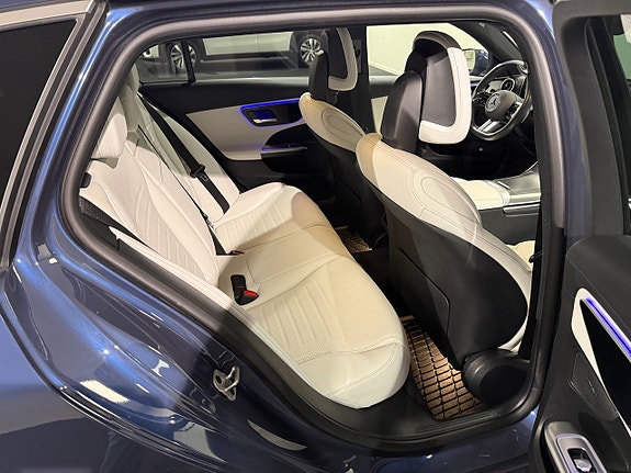 Mercedes-Benz C200 13 of 15