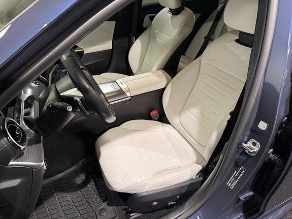 Mercedes-Benz C200 11 of 15