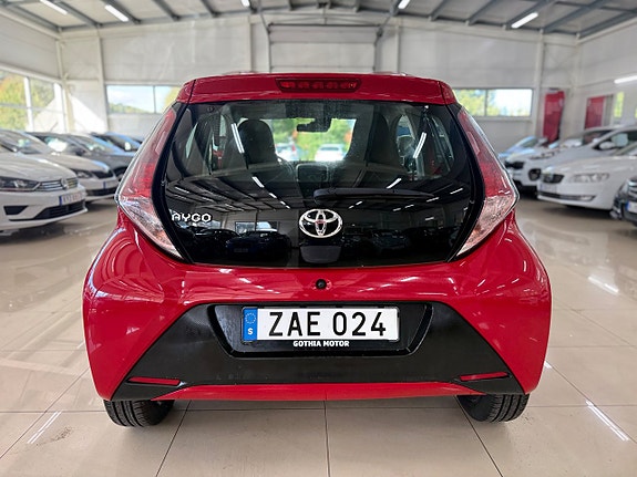 Toyota Aygo 5 of 12