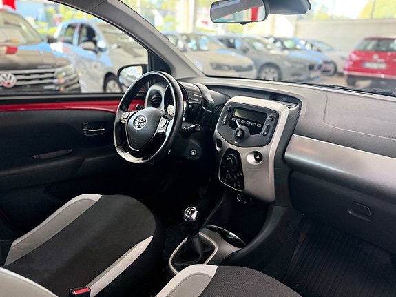 Toyota Aygo 10 of 12
