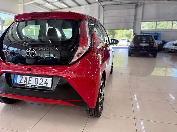 Toyota Aygo 7 of 12