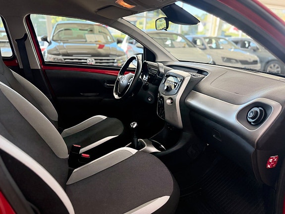 Toyota Aygo 9 of 12