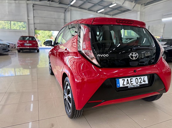 Toyota Aygo 6 of 12