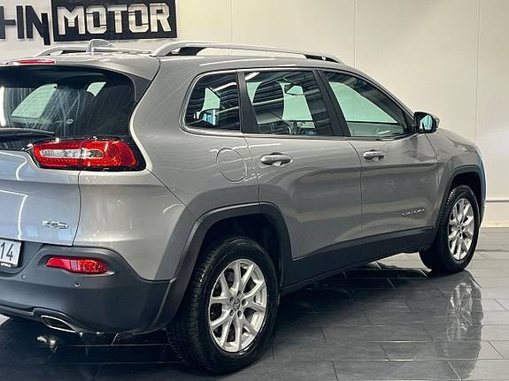 Jeep Cherokee 10 of 29