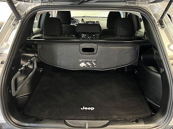 Jeep Cherokee 9 of 29