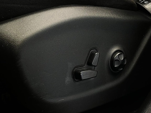 Jeep Cherokee 14 of 29