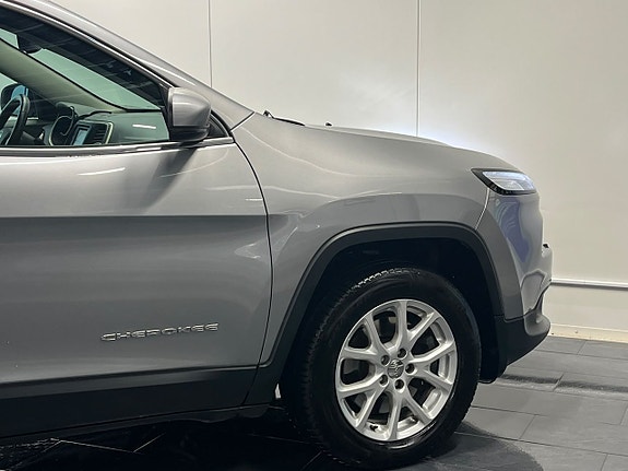 Jeep Cherokee 11 of 29