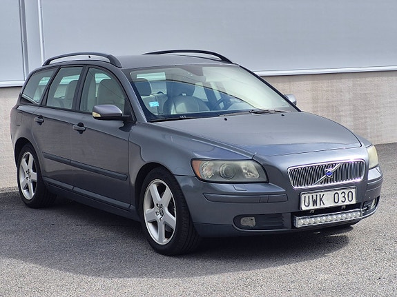 Volvo V50 3 of 13