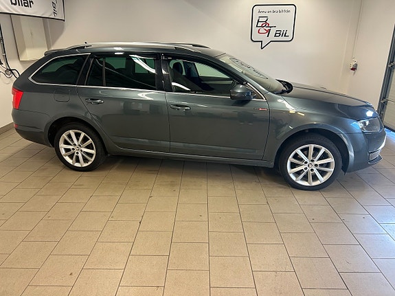 Skoda Octavia 2 of 10