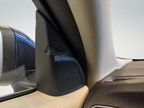 Volvo V60 14 of 25