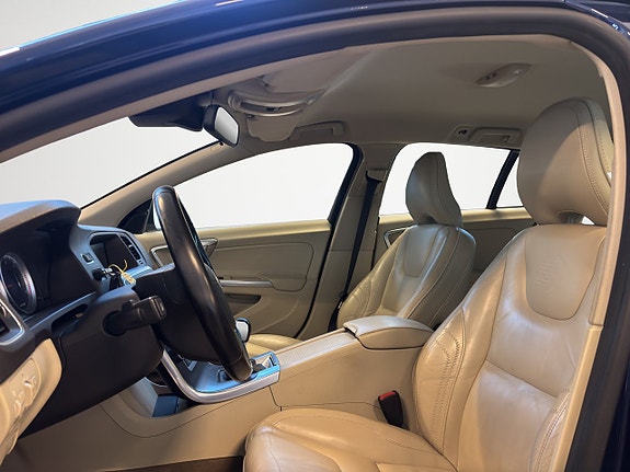 Volvo V60 10 of 25