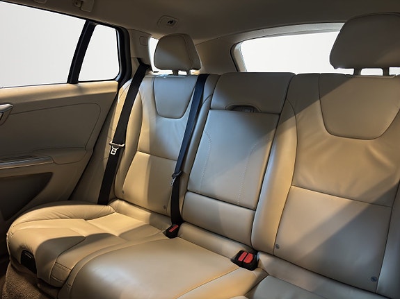 Volvo V60 22 of 25
