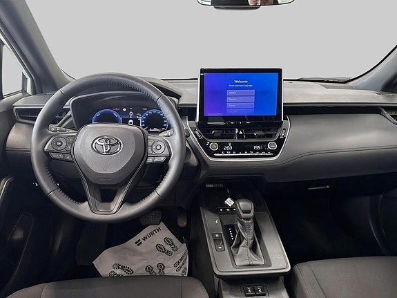 Toyota Corolla Cross 9 of 11