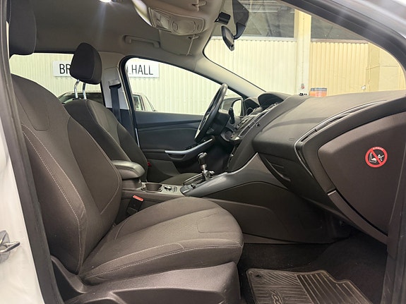 Ford Focus 9 of 13