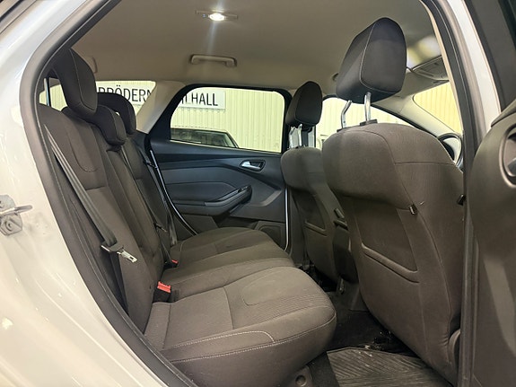 Ford Focus 10 of 13