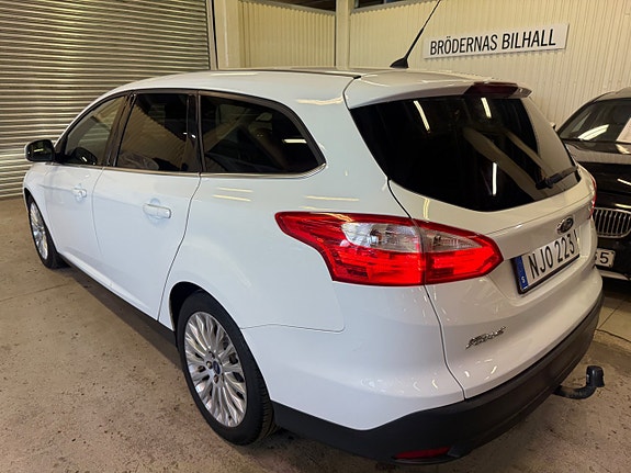 Ford Focus 2 of 13