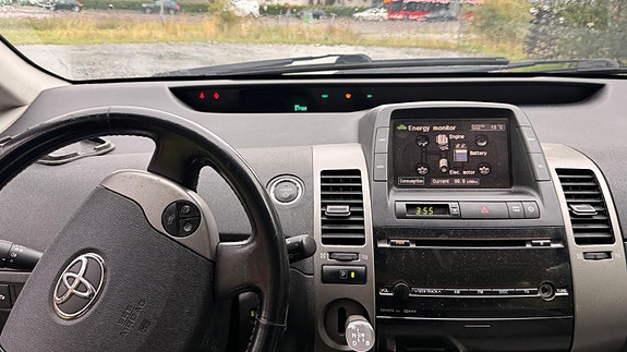 Toyota Prius 7 of 7