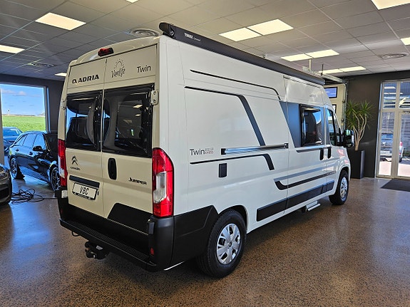 Adria Twin 600 SP Axess / Solceller / Kamera / Drag / Höstpris 6 of 24