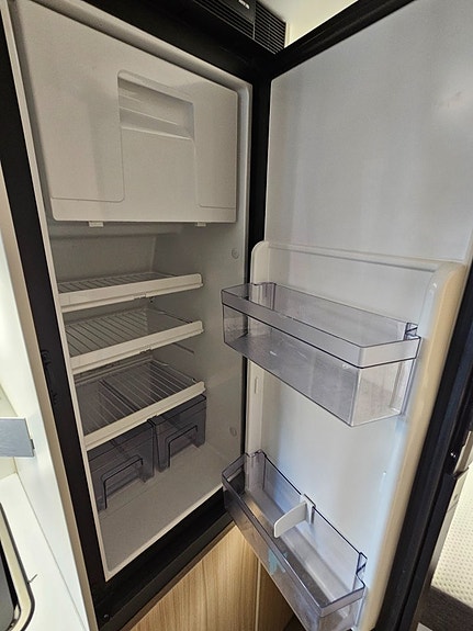 Adria Twin 600 SP Axess / Solceller / Kamera / Drag / Höstpris 14 of 24