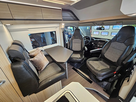 Adria Twin 600 SP Axess / Solceller / Kamera / Drag / Höstpris 8 of 24