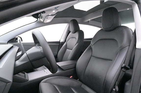 Tesla Model 3 8 of 27