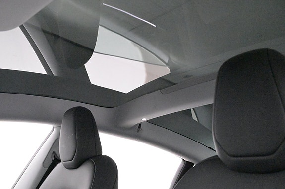 Tesla Model 3 19 of 27