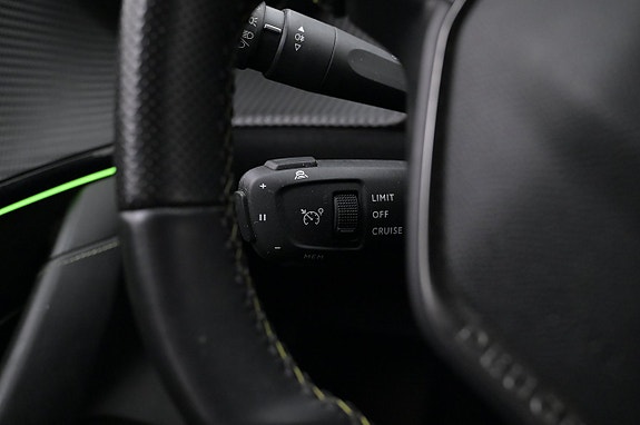 Peugeot e-208 8 of 27