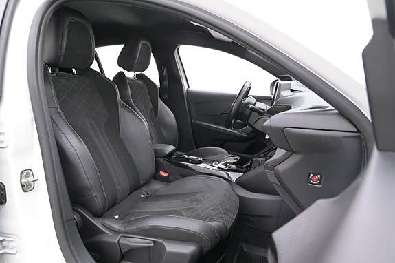 Peugeot e-208 14 of 27