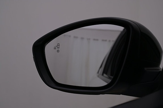 Peugeot e-208 24 of 27