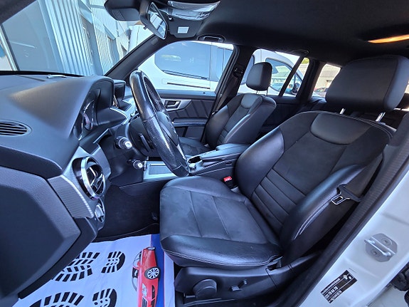 Mercedes-Benz GLK220 9 of 18