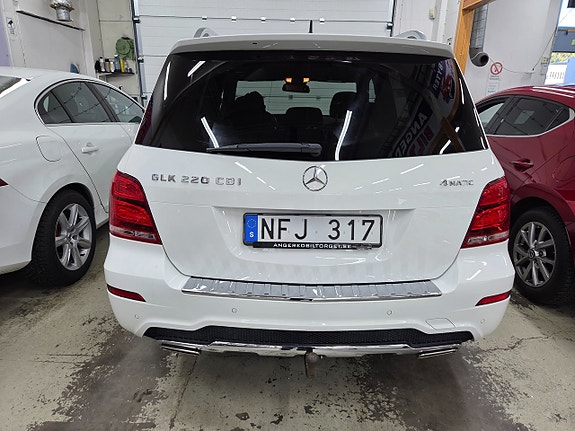 Mercedes-Benz GLK220 6 of 18