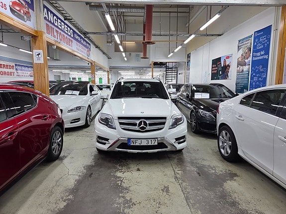 Mercedes-Benz GLK220 7 of 18