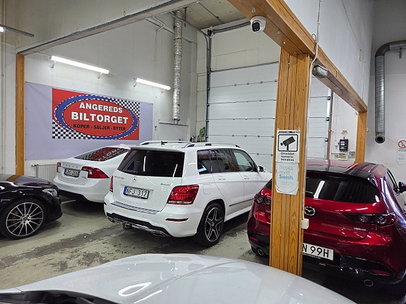 Mercedes-Benz GLK220 5 of 18