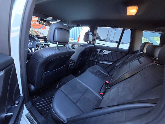 Mercedes-Benz GLK220 10 of 18