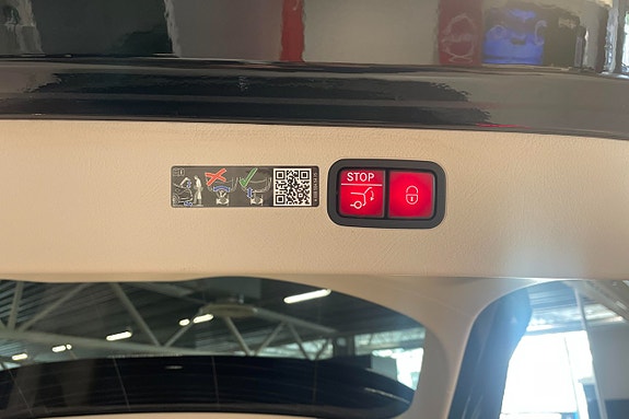 Mercedes-Benz EQS580 SUV 17 of 19