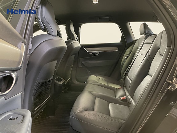 Volvo V90 Cross Country 14 of 17