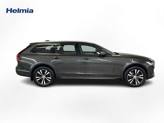 Volvo V90 Cross Country 6 of 17