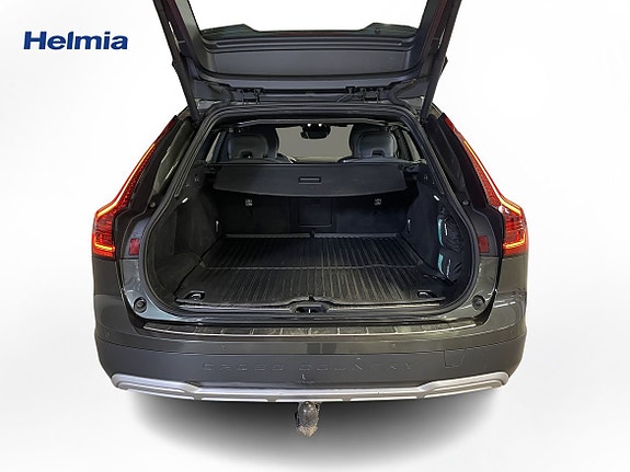 Volvo V90 Cross Country 16 of 17