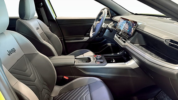 Jeep Compass 3 of 16