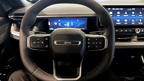 Jeep Compass 15 of 16