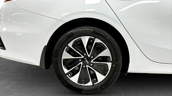 Kia Ceed 9 of 12